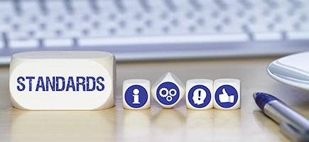 Standards Würfel Blau Weiß